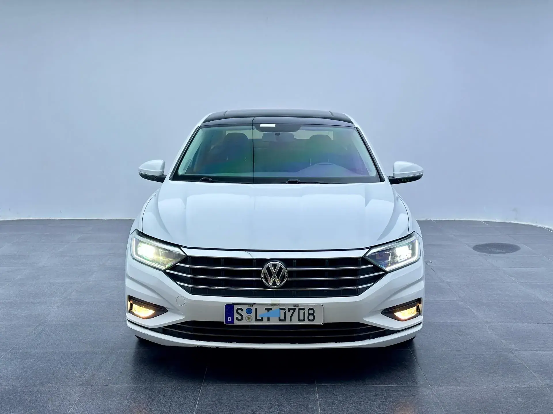 2019 VOLKSWAGEN SAGITAR thumbnail 2