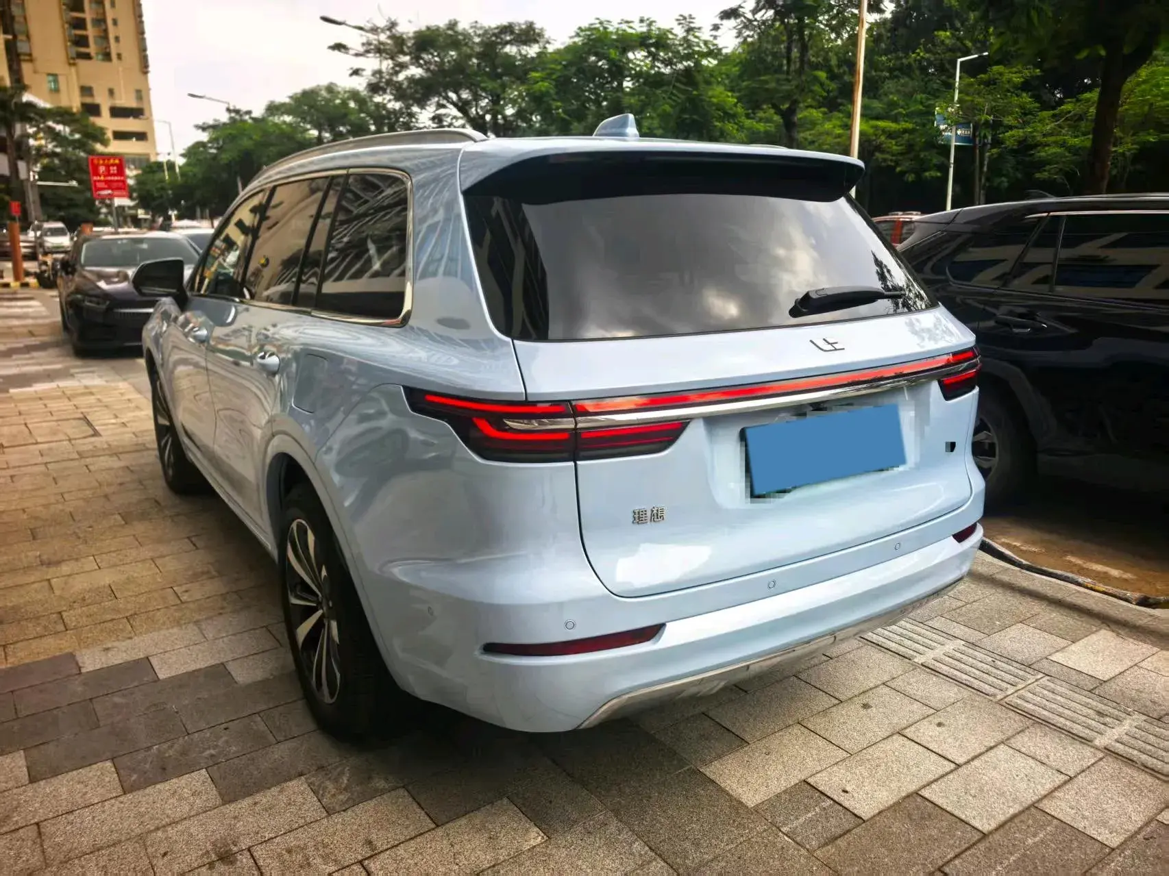 2021 LI ONE thumbnail 2