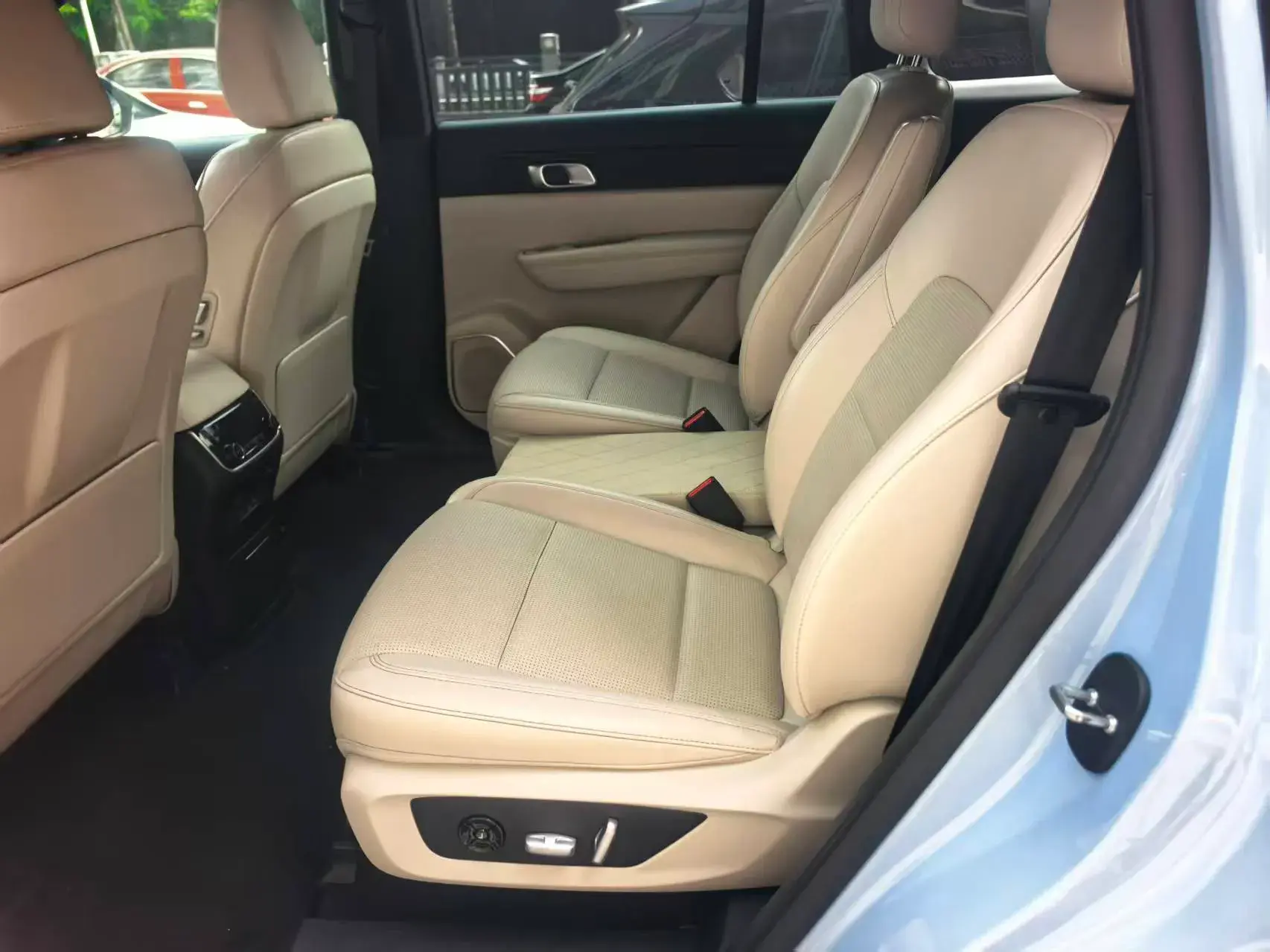 2021 LI ONE thumbnail 3