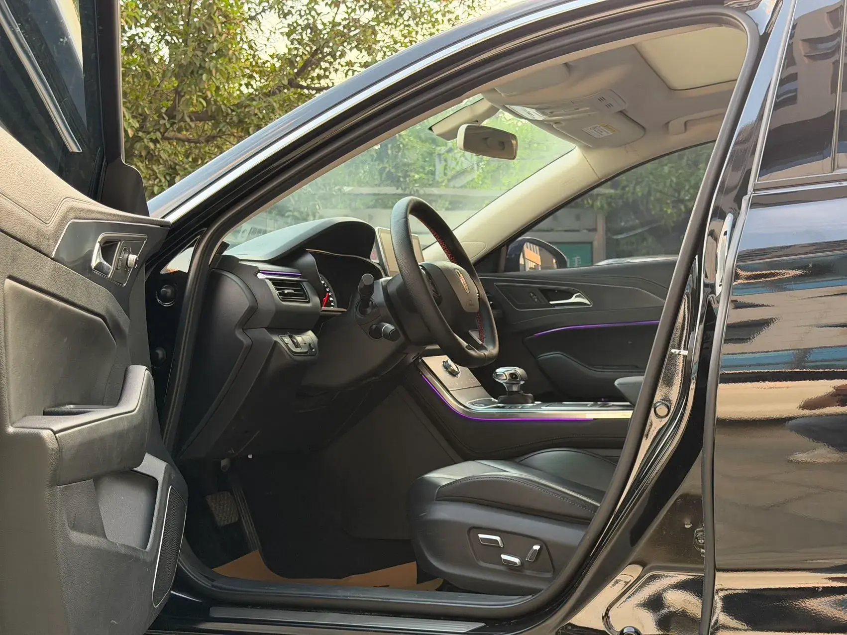 2022 HONGQI H5 thumbnail 2