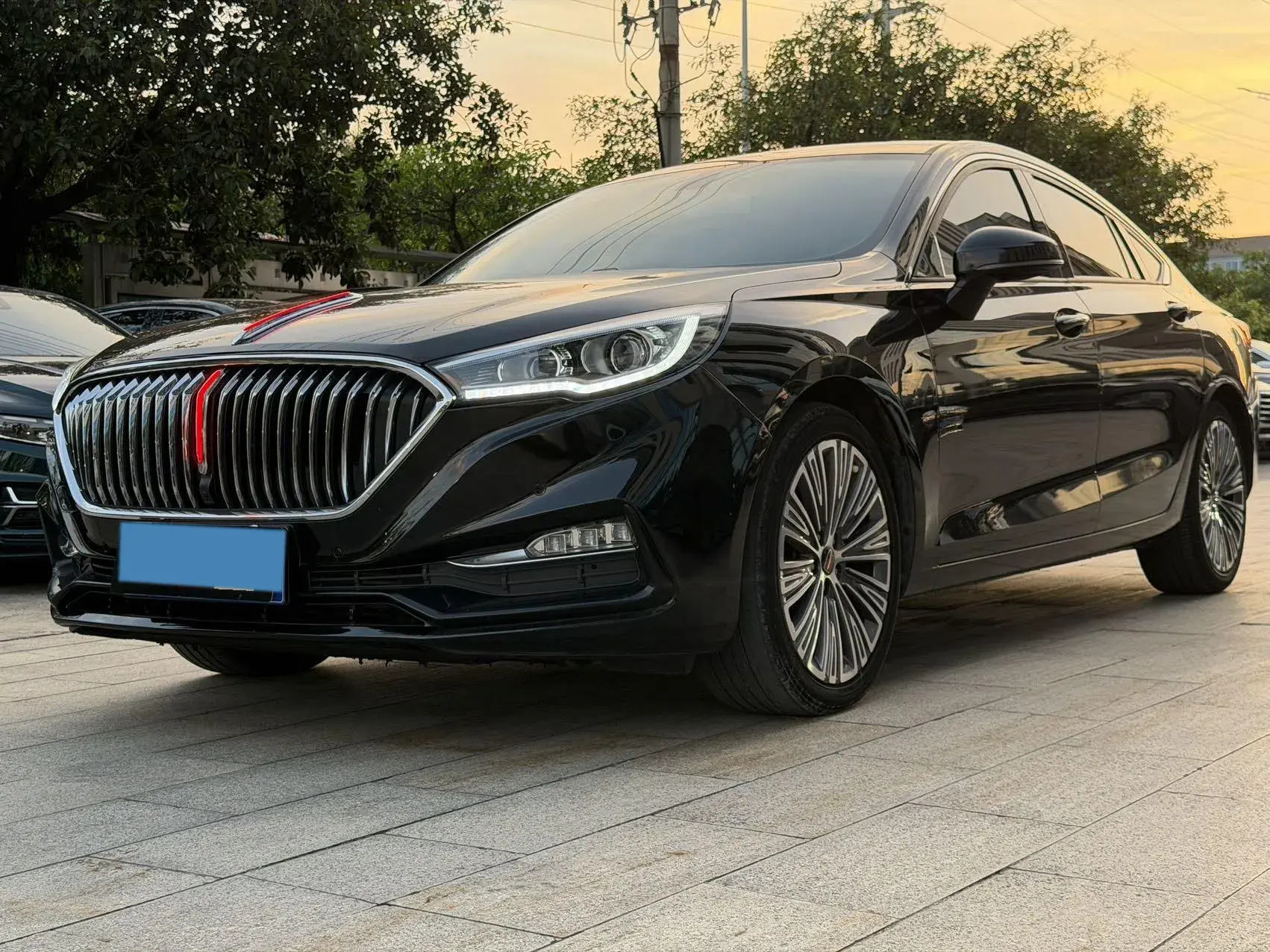 2022 HONGQI H5 view 1