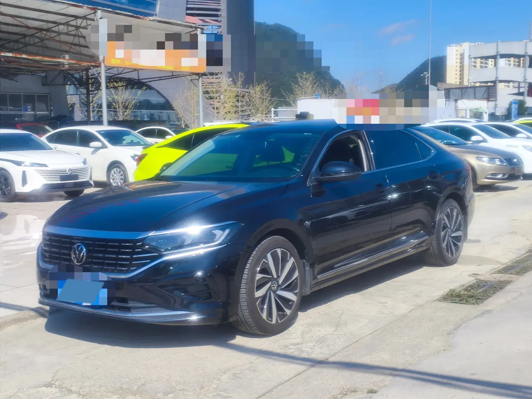 2022 VOLKSWAGEN PASSAT view 1