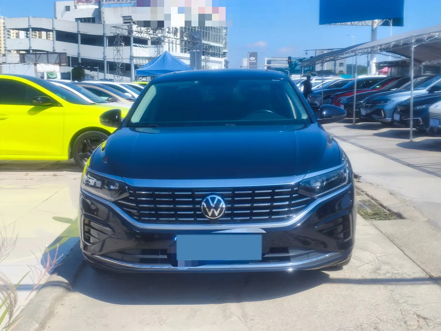 2022 VOLKSWAGEN PASSAT thumbnail 2