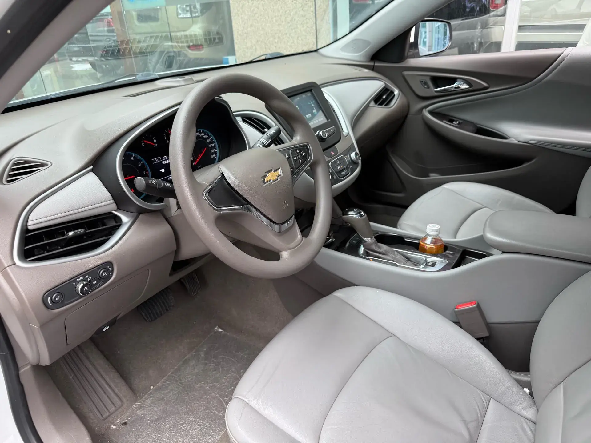 2018 CHEVROLET MALIBU thumbnail 3