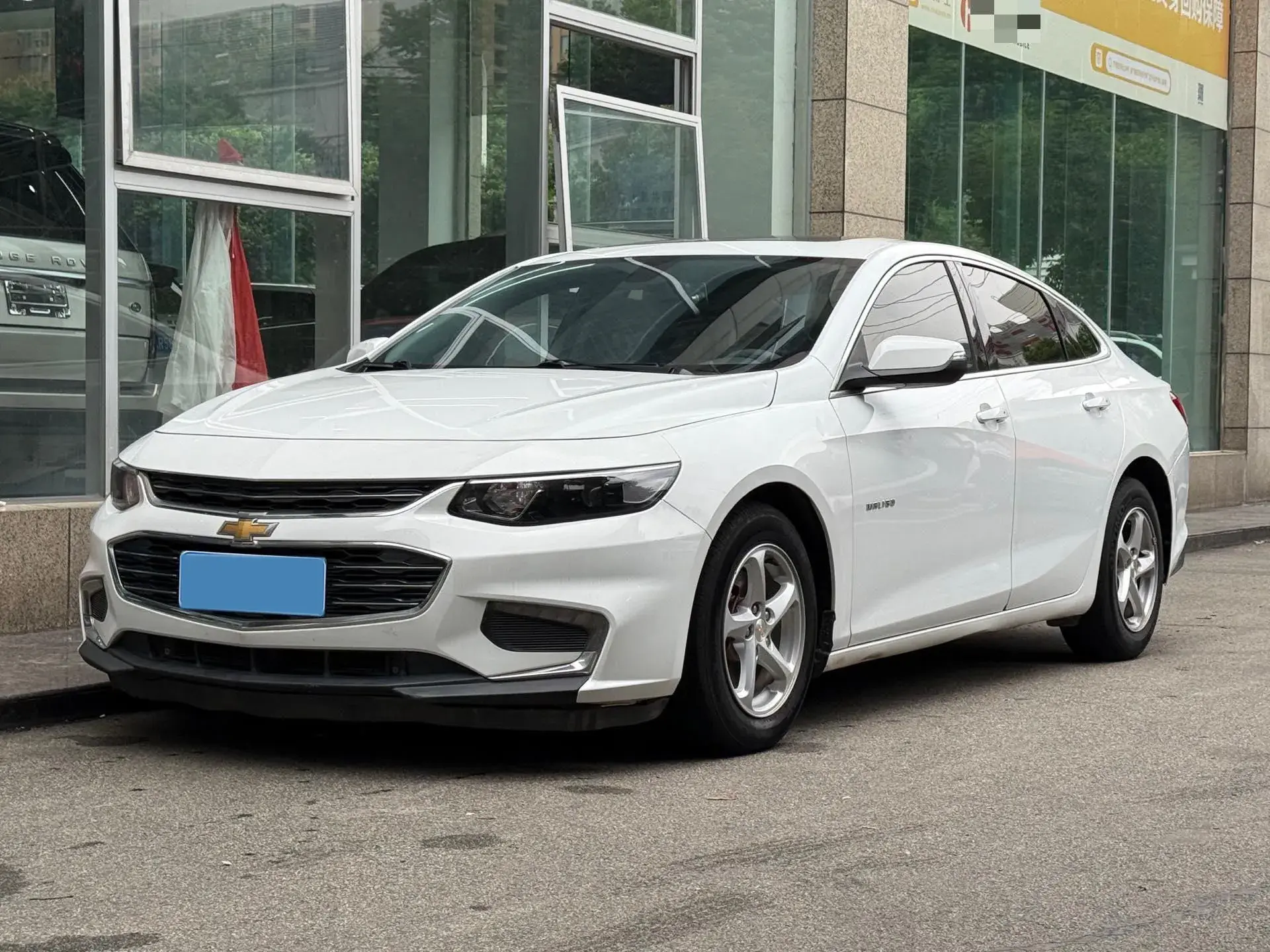 2018 CHEVROLET MALIBU view 1