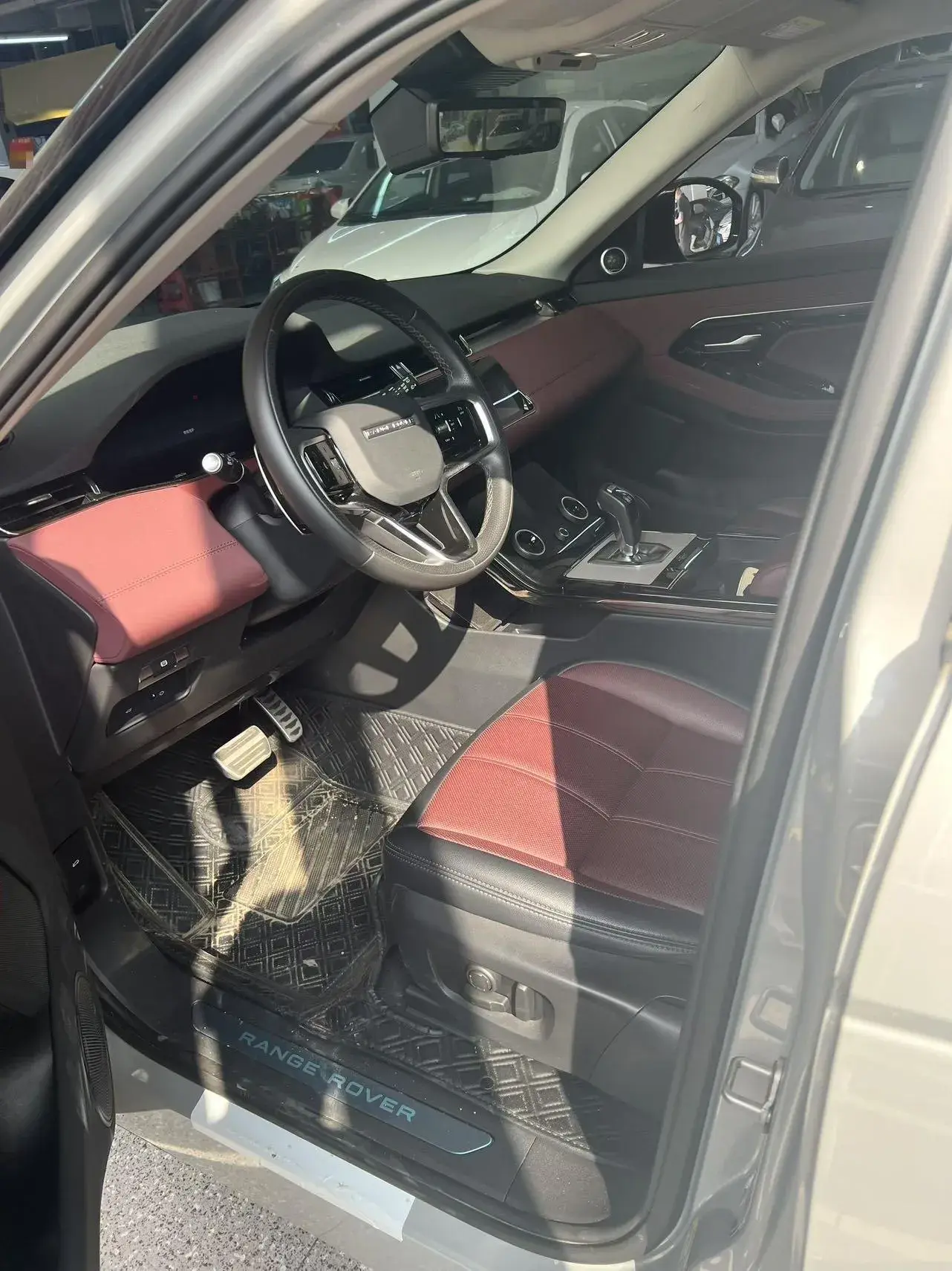 2023 LAND ROVER thumbnail 3