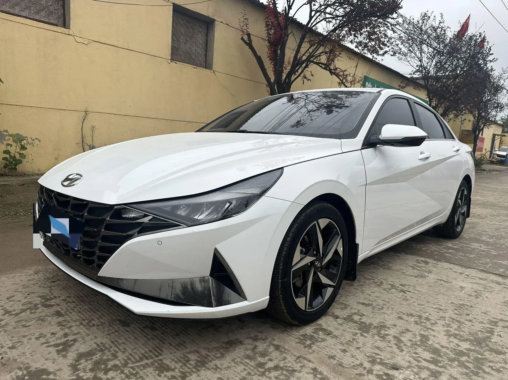 2022 HYUNDAI ELANTRA view 1