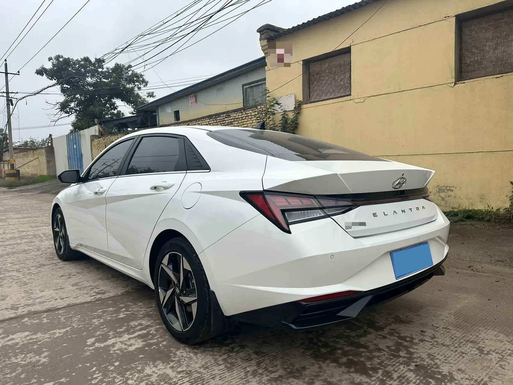 2022 HYUNDAI ELANTRA thumbnail 4