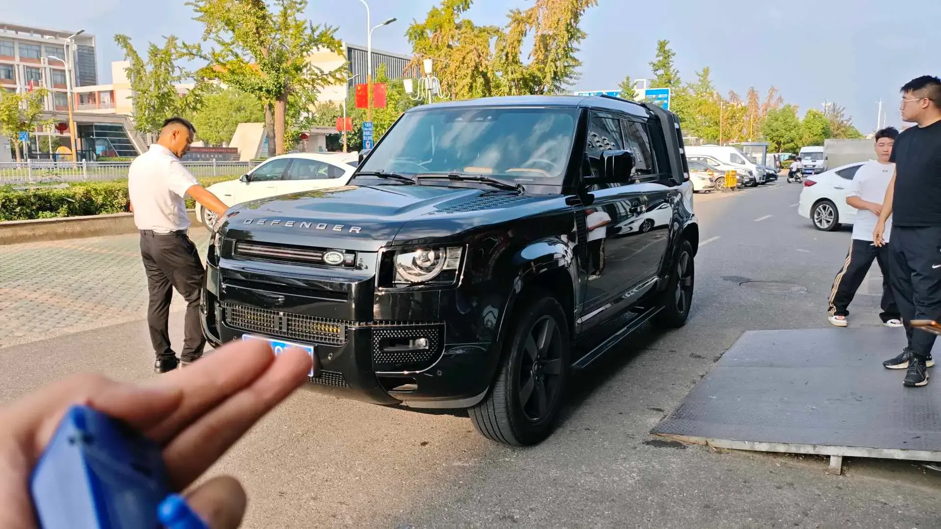 2024 LAND ROVER view 1