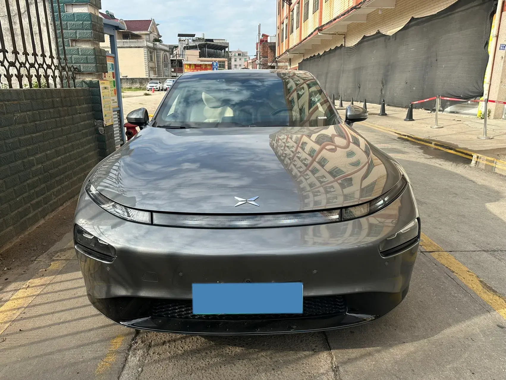 2020 XPENG P7 thumbnail 2