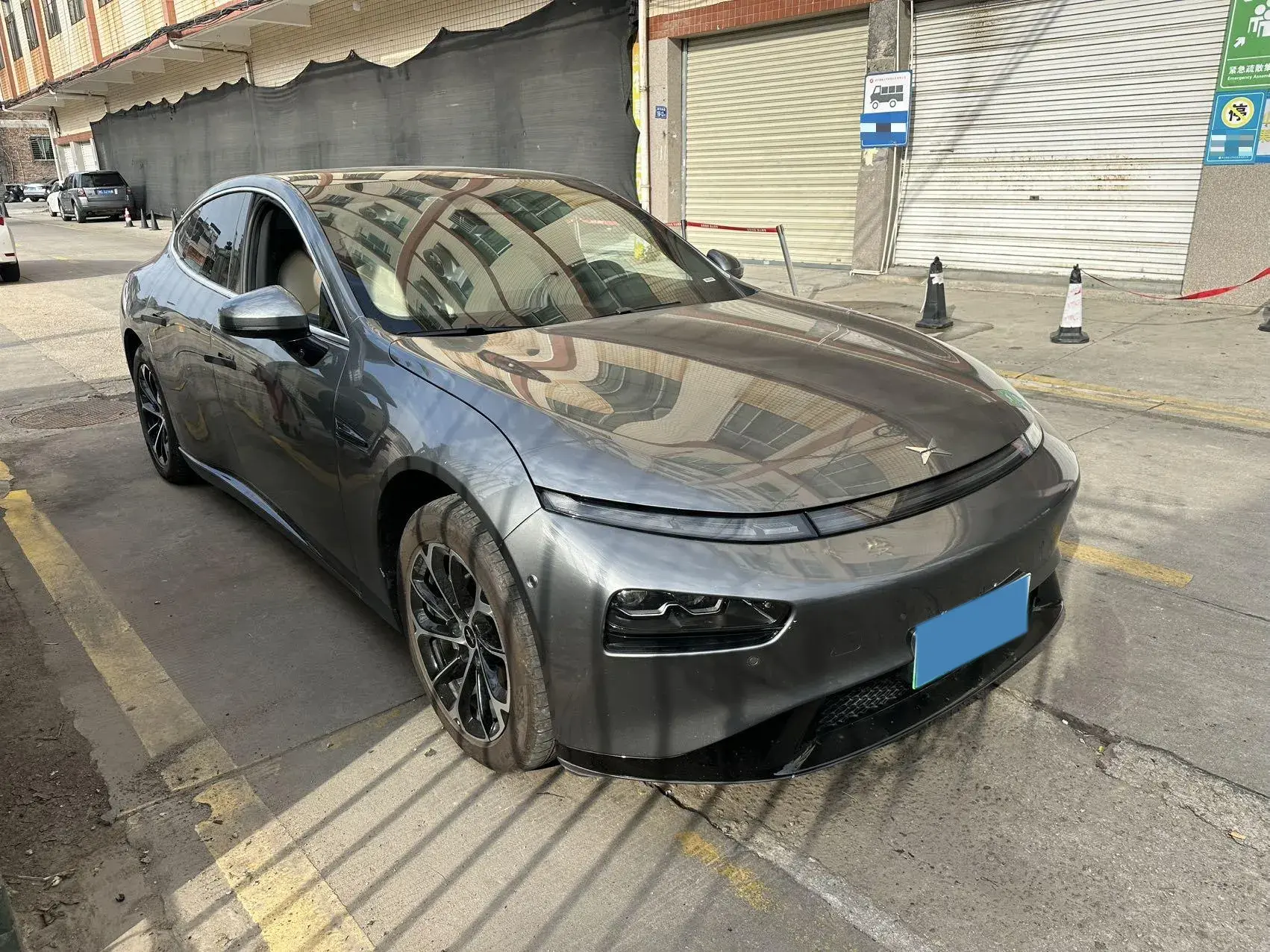 2020 XPENG P7 thumbnail 3