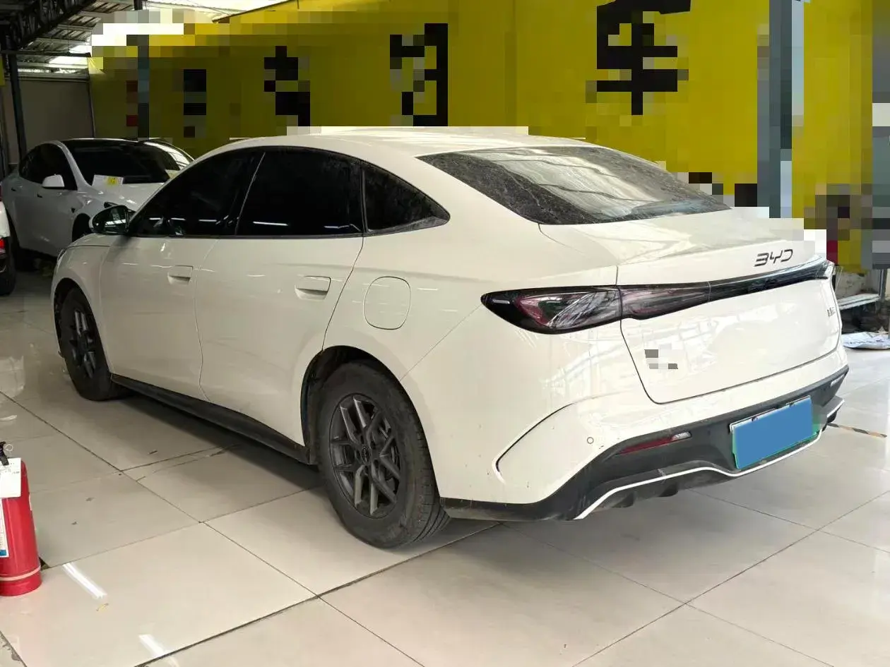 2024 BYD SEAL thumbnail 4