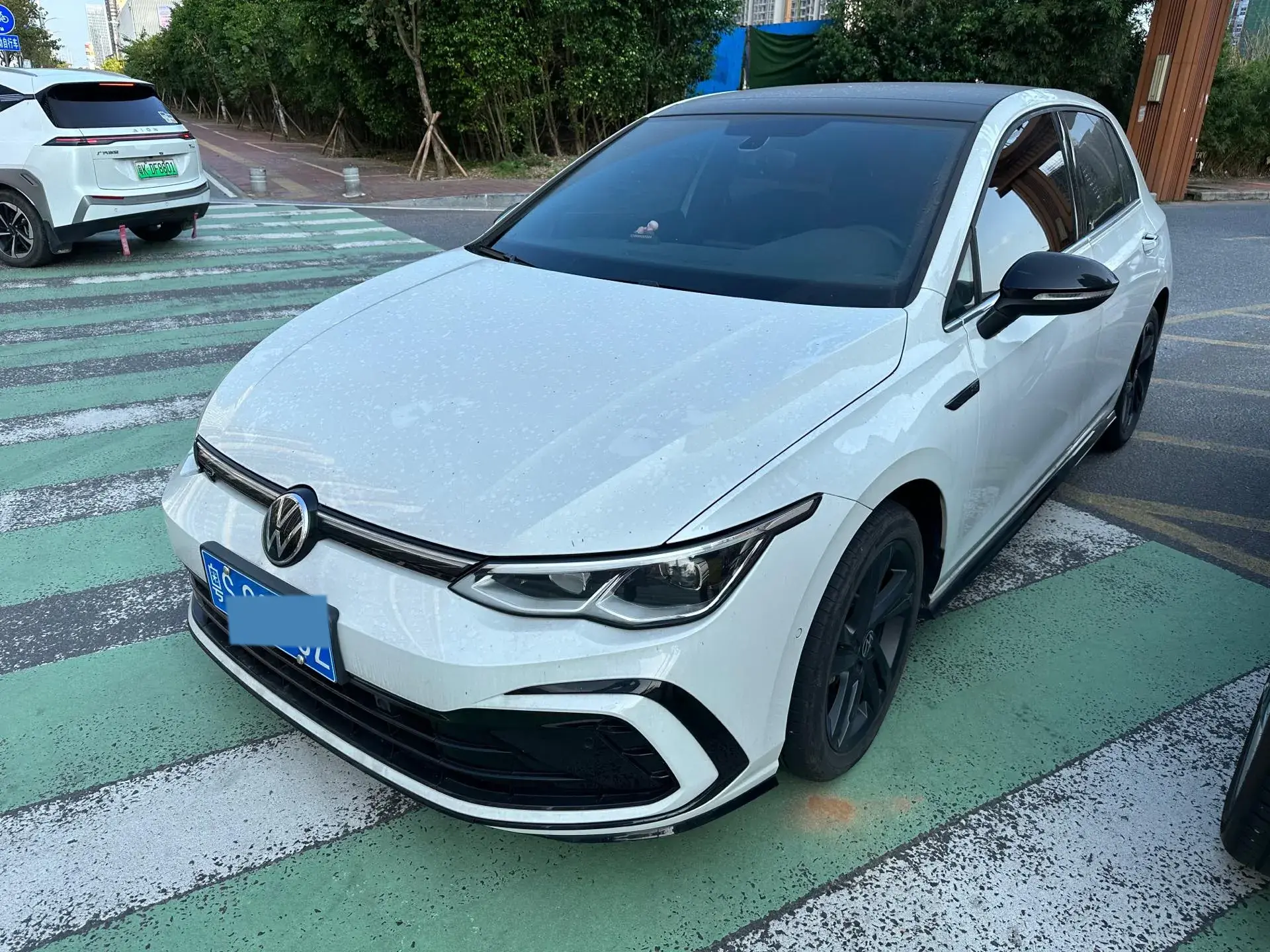 2023 VOLKSWAGEN GOLF view 1