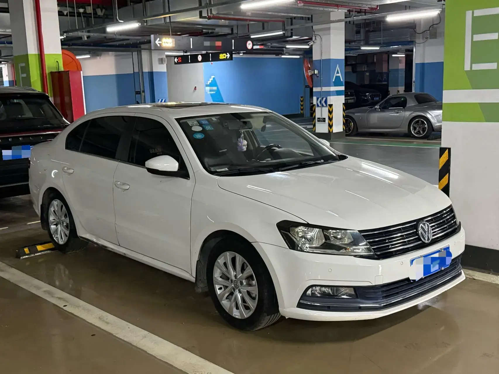 2017 VOLKSWAGEN LAVIDA thumbnail 3