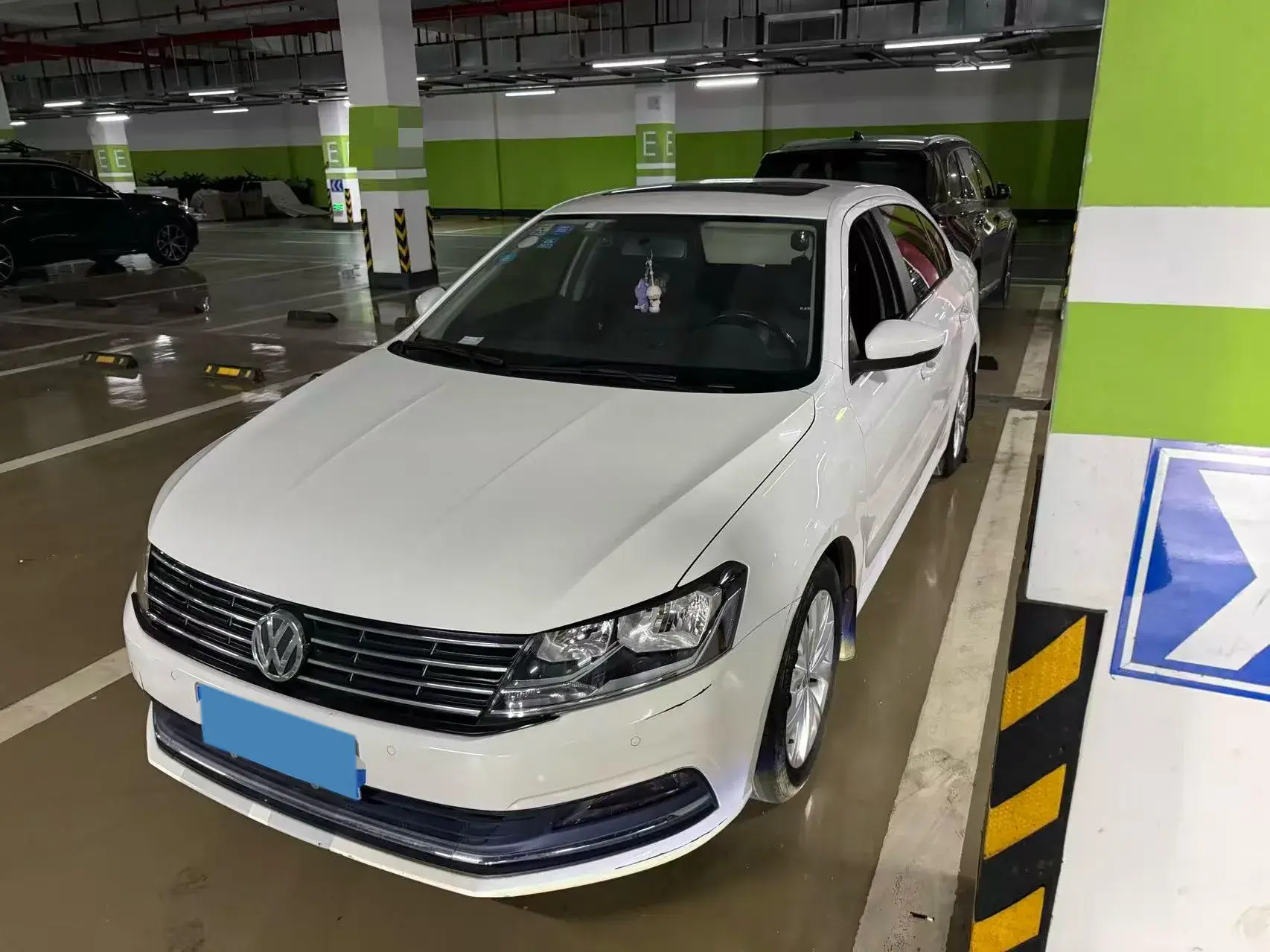 2017 VOLKSWAGEN LAVIDA view 1