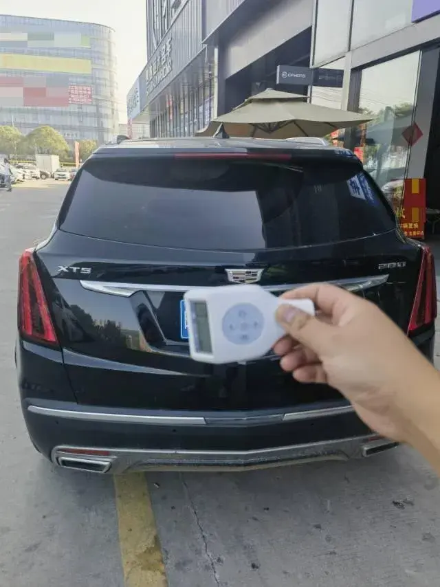 2020 CADILLAC XT5 thumbnail 3