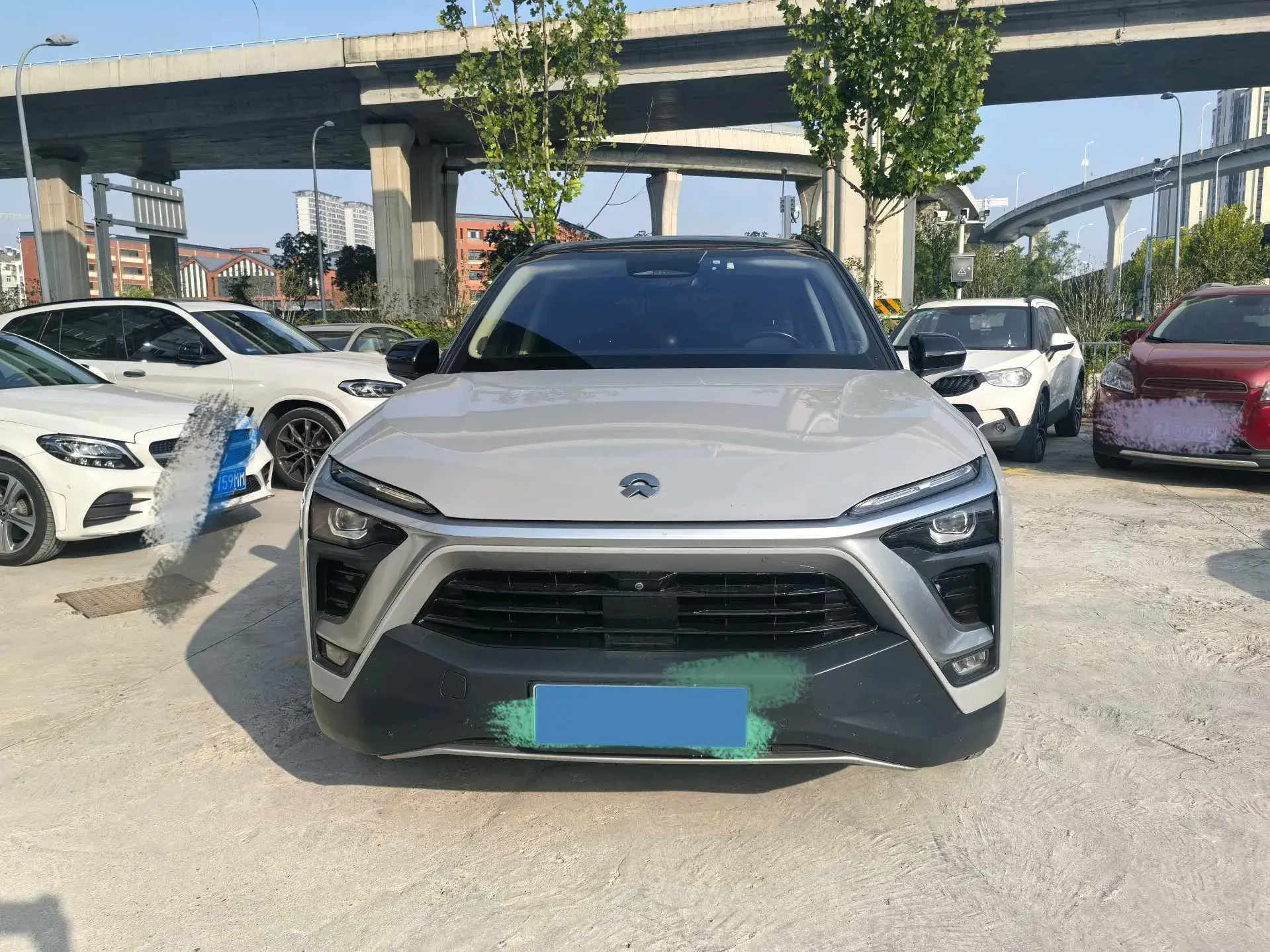 2018 NIO ES8 thumbnail 2