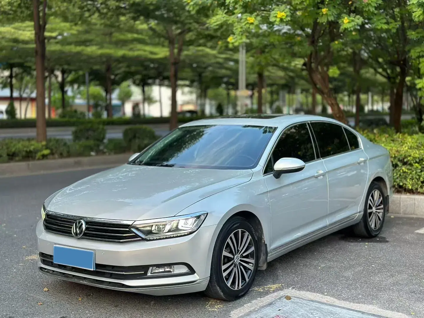 2019 VOLKSWAGEN MAGOTAN view 1