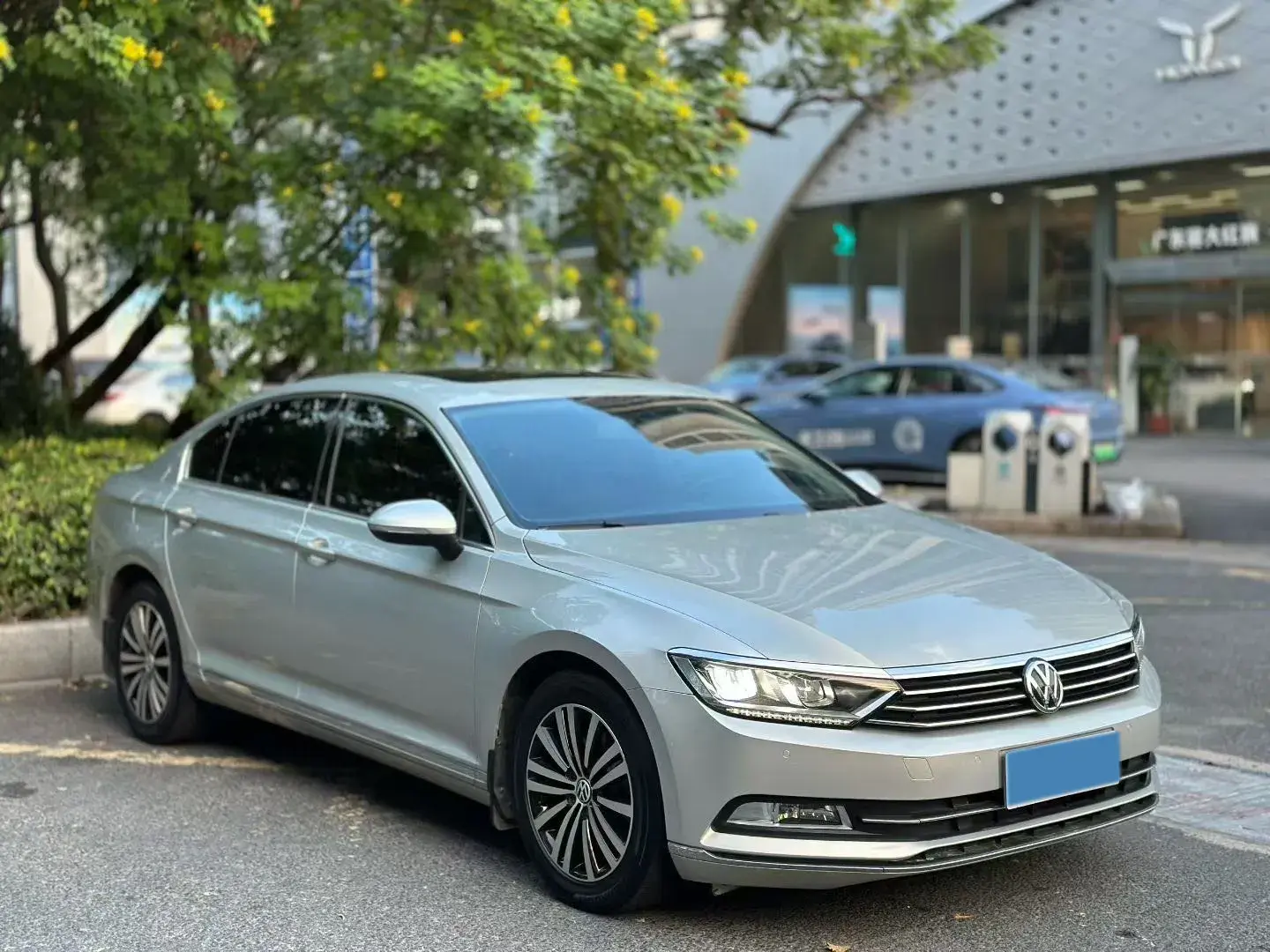 2019 VOLKSWAGEN MAGOTAN thumbnail 3