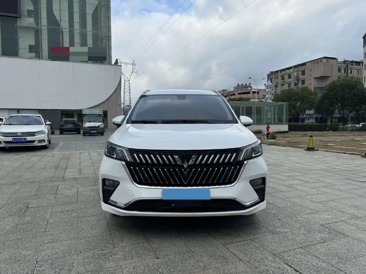 2022 WuLing JiaChen 1.5T 147HP L4 CVT,autocango,china used car exporter,china ev exporter,chinese used car exporter,chinese used ev exporter