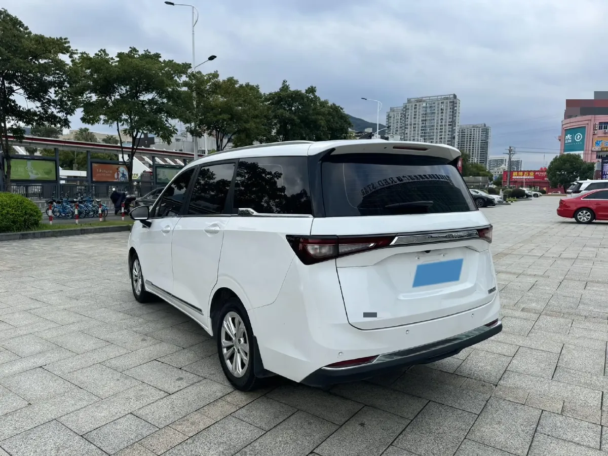 2022 WuLing JiaChen 1.5T 147HP L4 CVT,autocango,china used car exporter,china ev exporter,chinese used car exporter,chinese used ev exporter