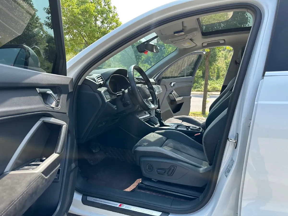 2021 Audi Q3 1.4T 150HP L4 7DCT,autocango,china used car exporter,china ev exporter,chinese used car exporter,chinese used ev exporter