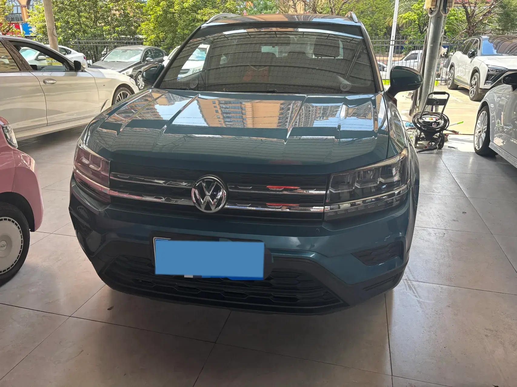 2019 VOLKSWAGEN THARU thumbnail 2