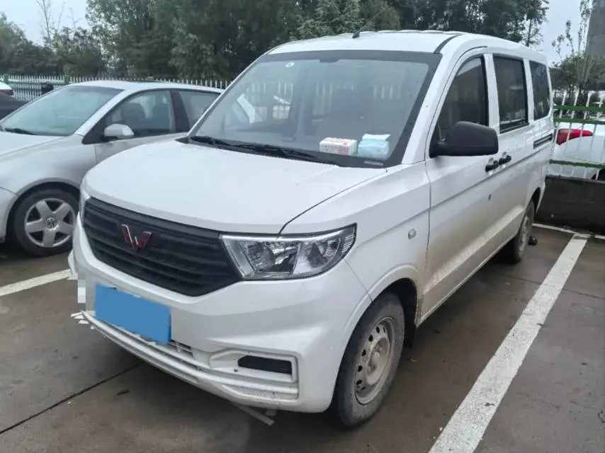 2019 WULING HONGGUANG view 1
