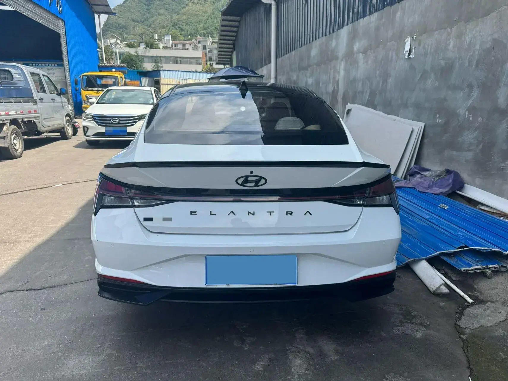 2022 HYUNDAI ELANTRA thumbnail 2