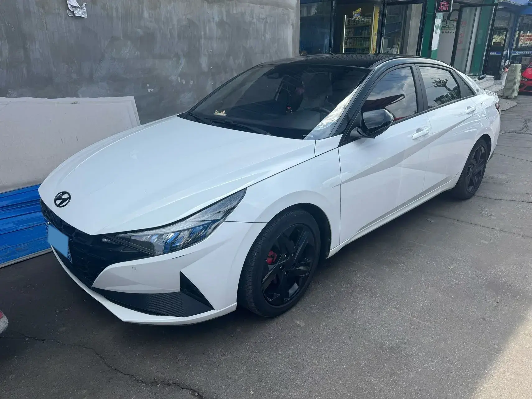 2022 HYUNDAI ELANTRA view 1