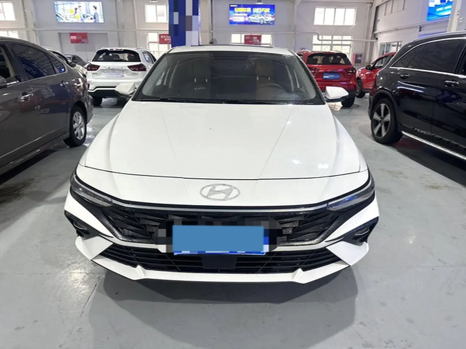 2023 HYUNDAI ELANTRA thumbnail 2