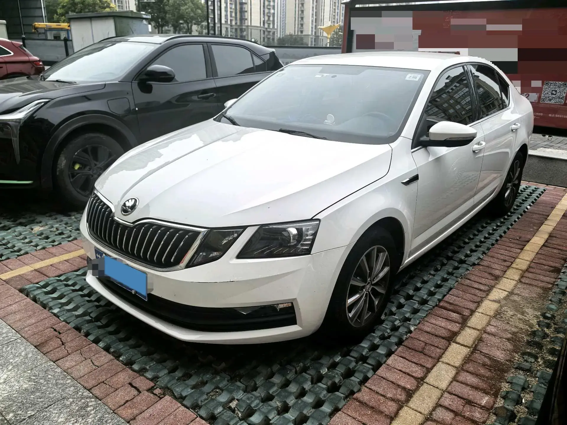 2020 SKODA OCTAVIA view 1