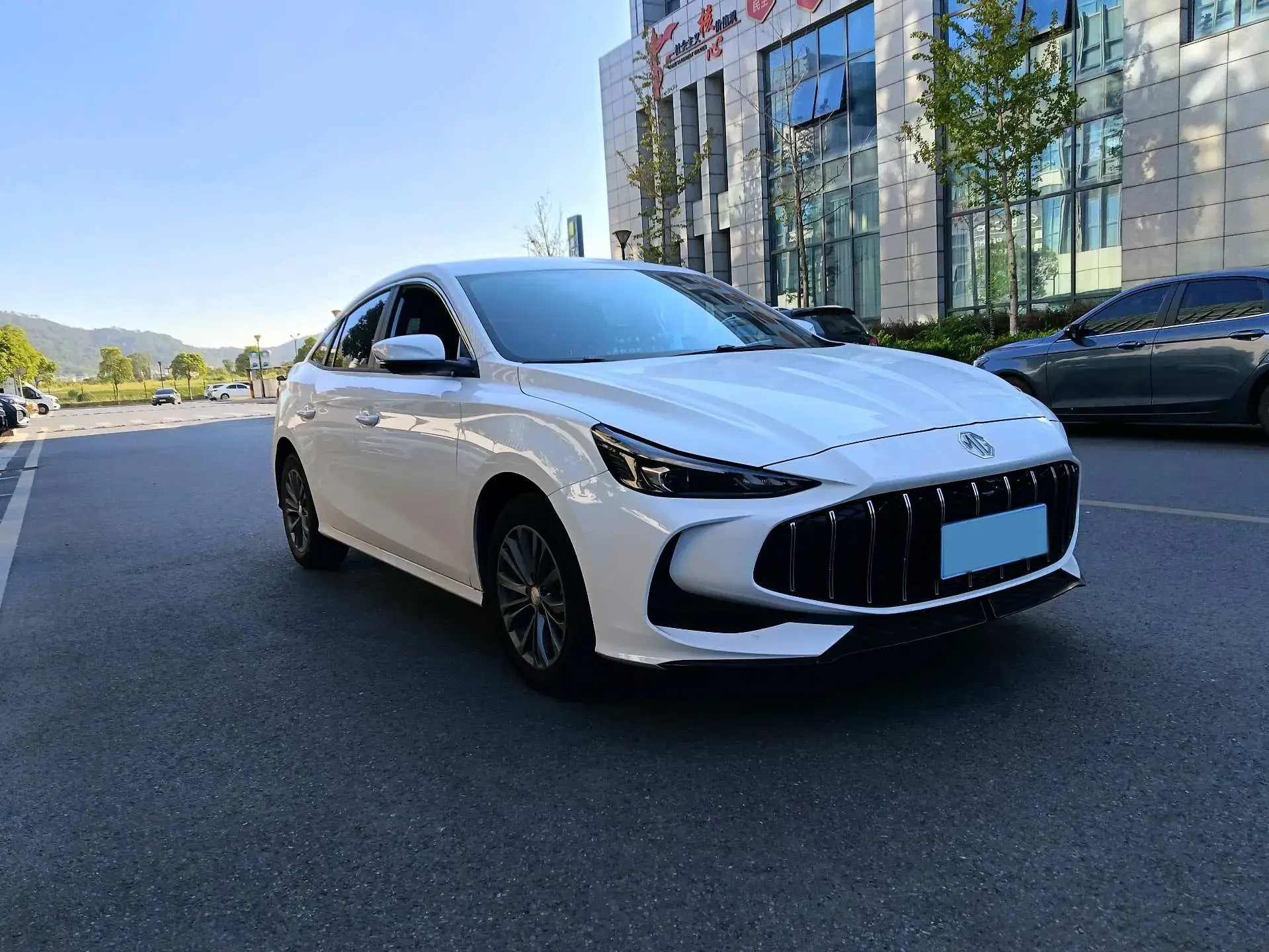 2023 MG 5 thumbnail 2