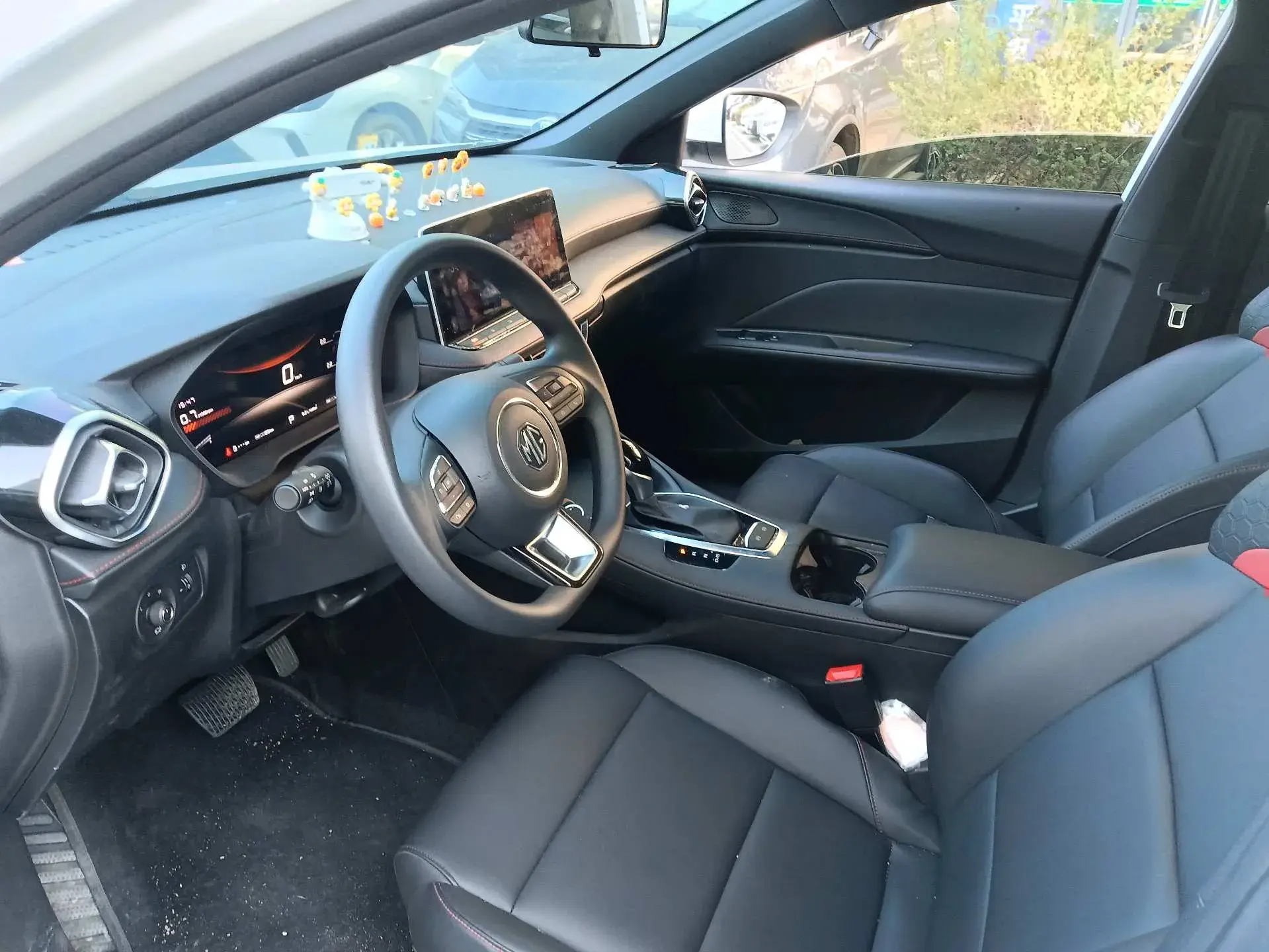 2023 MG 5 thumbnail 4