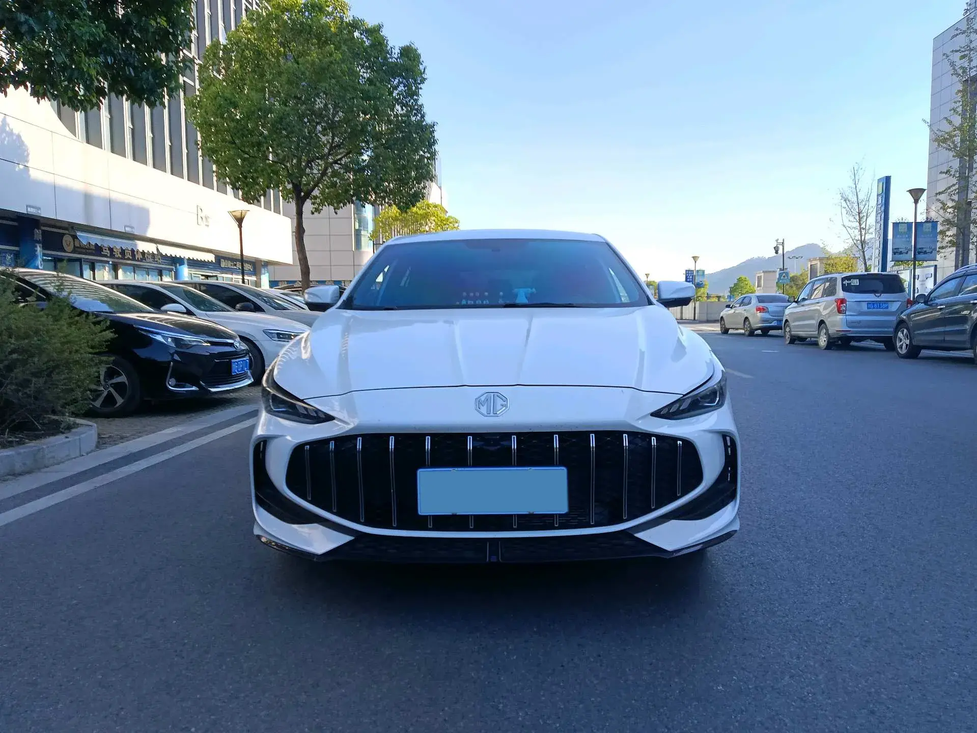 2023 MG 5 thumbnail 3