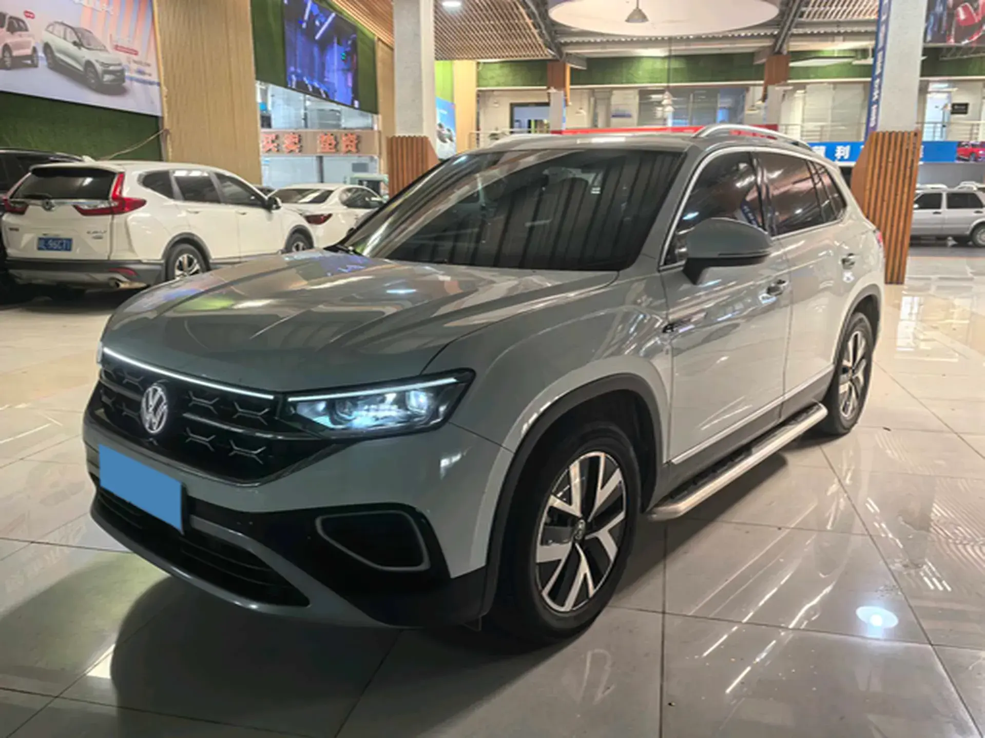 2023 VOLKSWAGEN TAYRON view 1