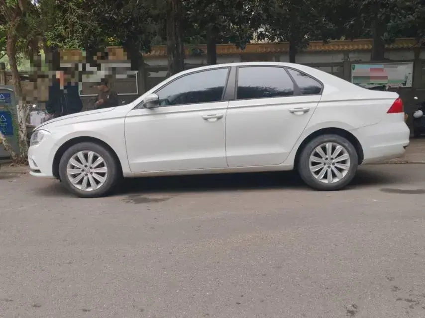 2019 VOLKSWAGEN BORA thumbnail 4