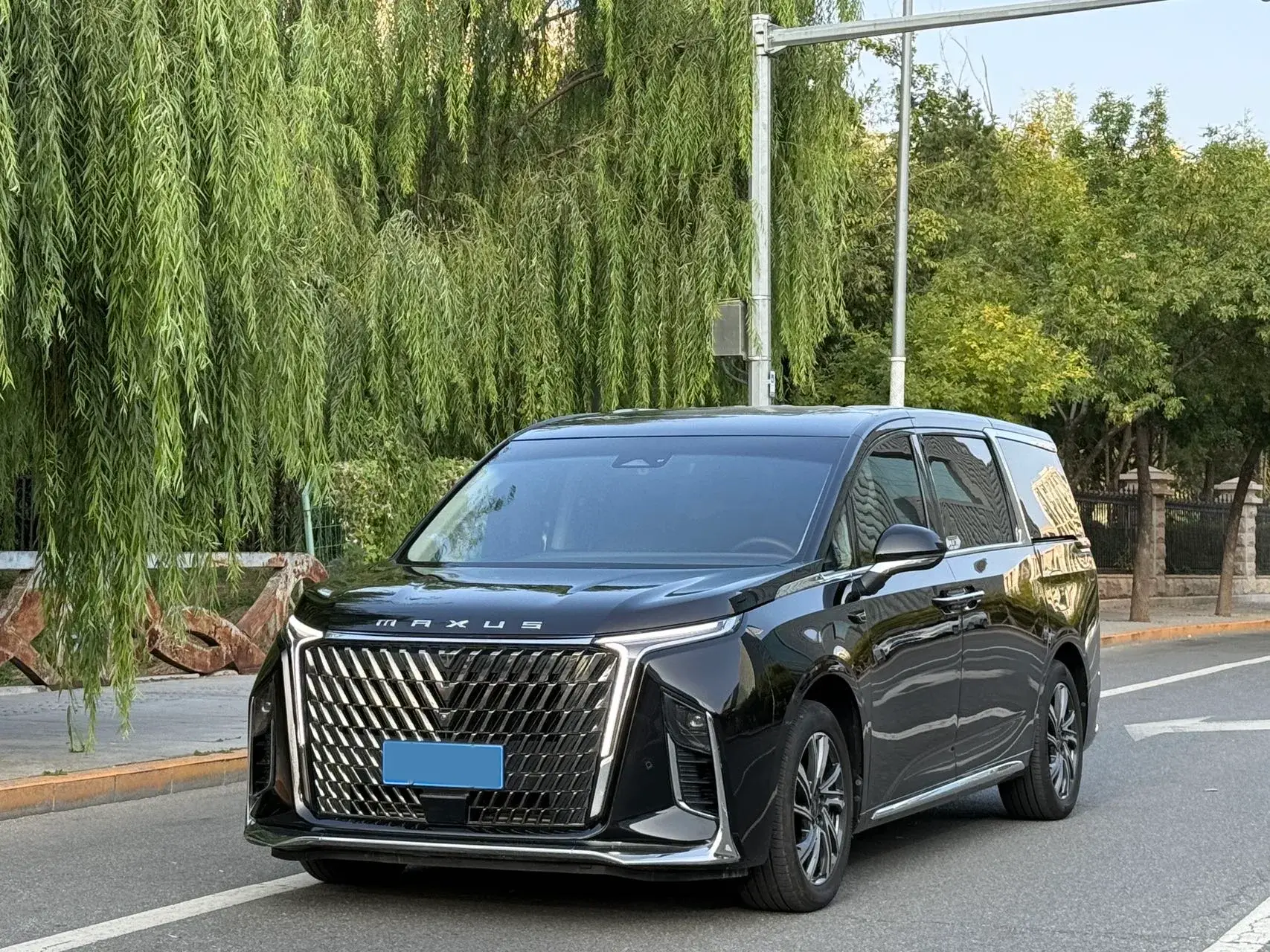 2022 MAXUS G90 view 1