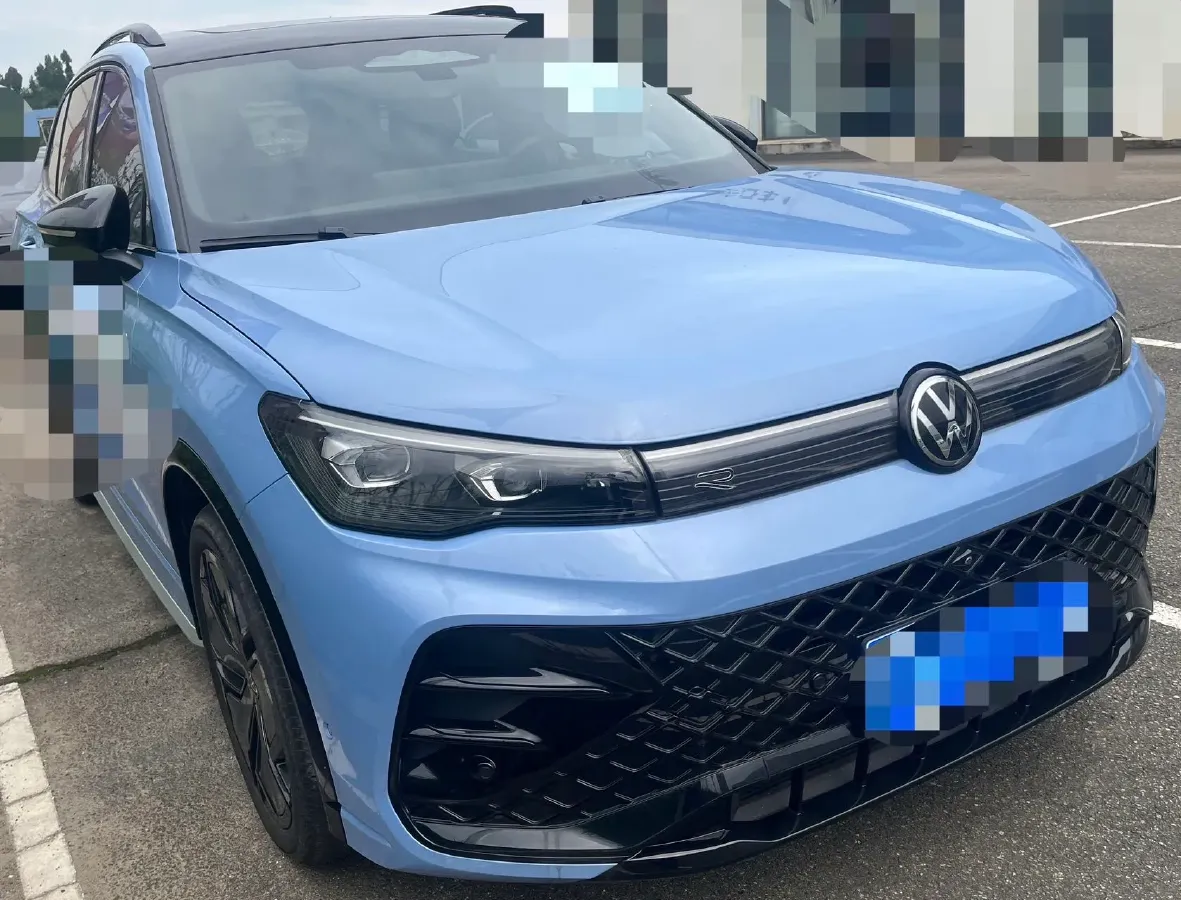 2024 Volkswagen Tiguan L 2.0T 220HP L4 7DCT,autocango,china used car exporter,china ev exporter,chinese used car exporter,chinese used ev exporter