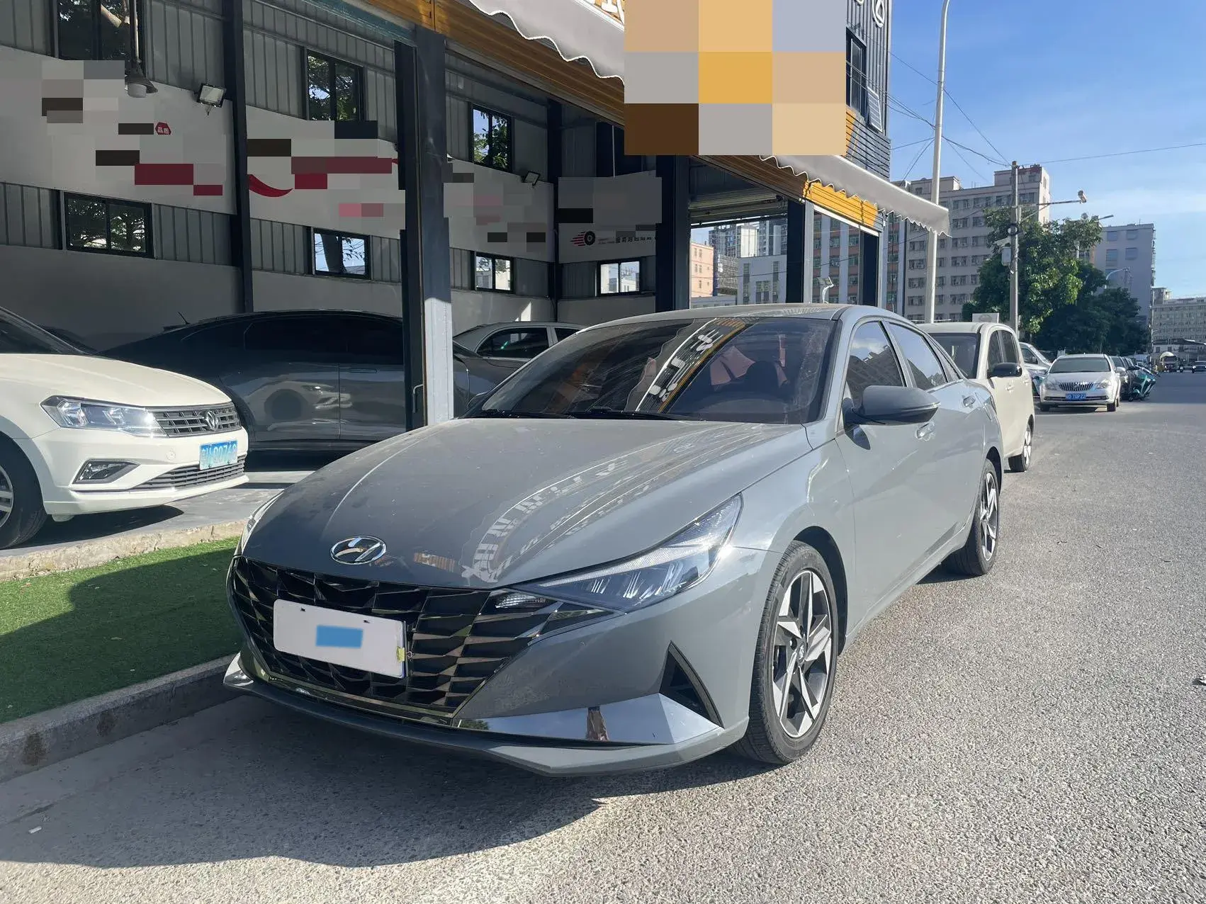 2022 HYUNDAI ELANTRA view 1