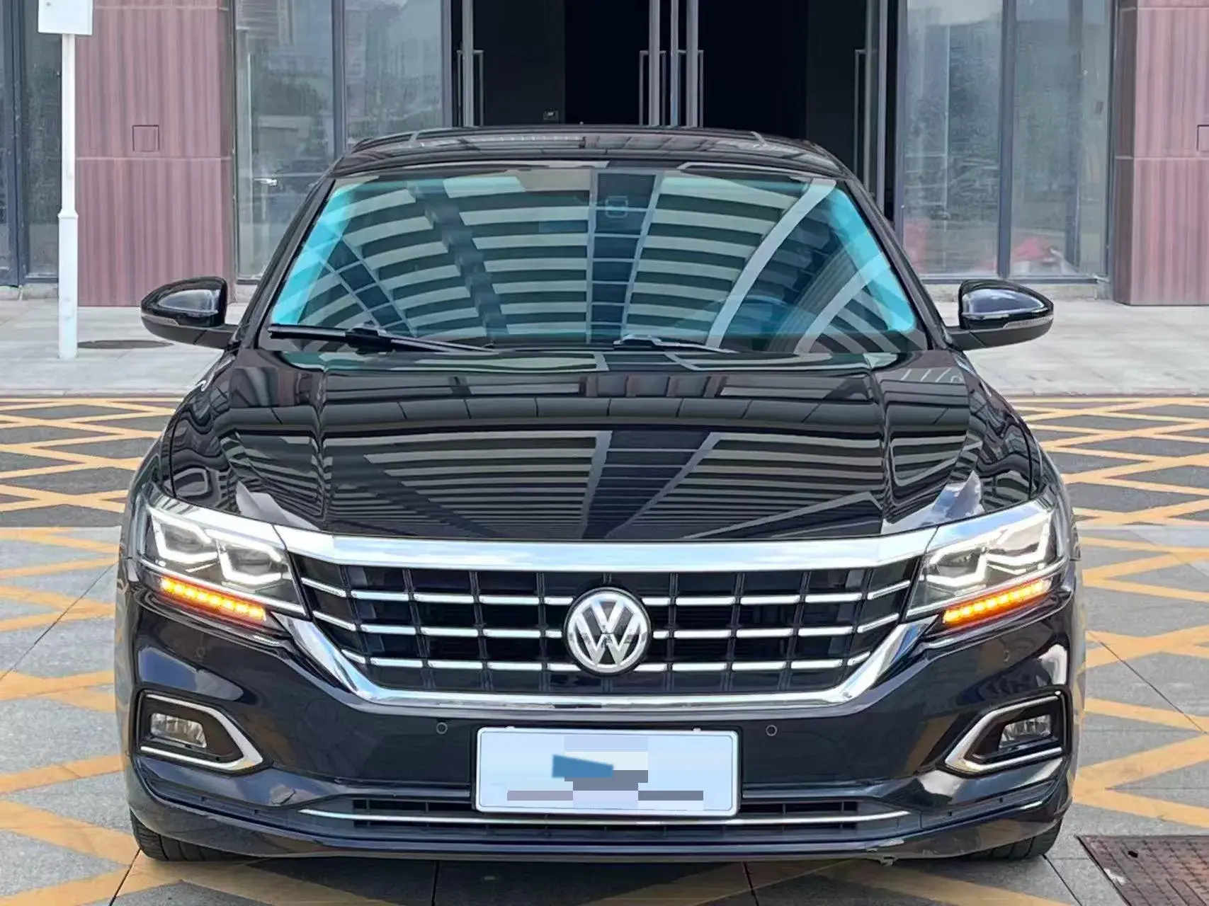 2019 VOLKSWAGEN PASSAT thumbnail 2