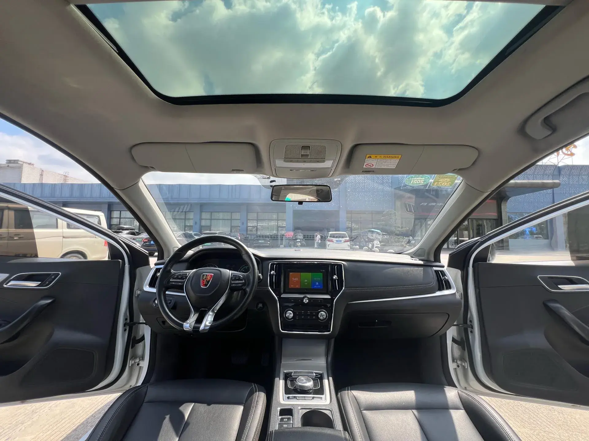 2019 ROEWE I6 thumbnail 4