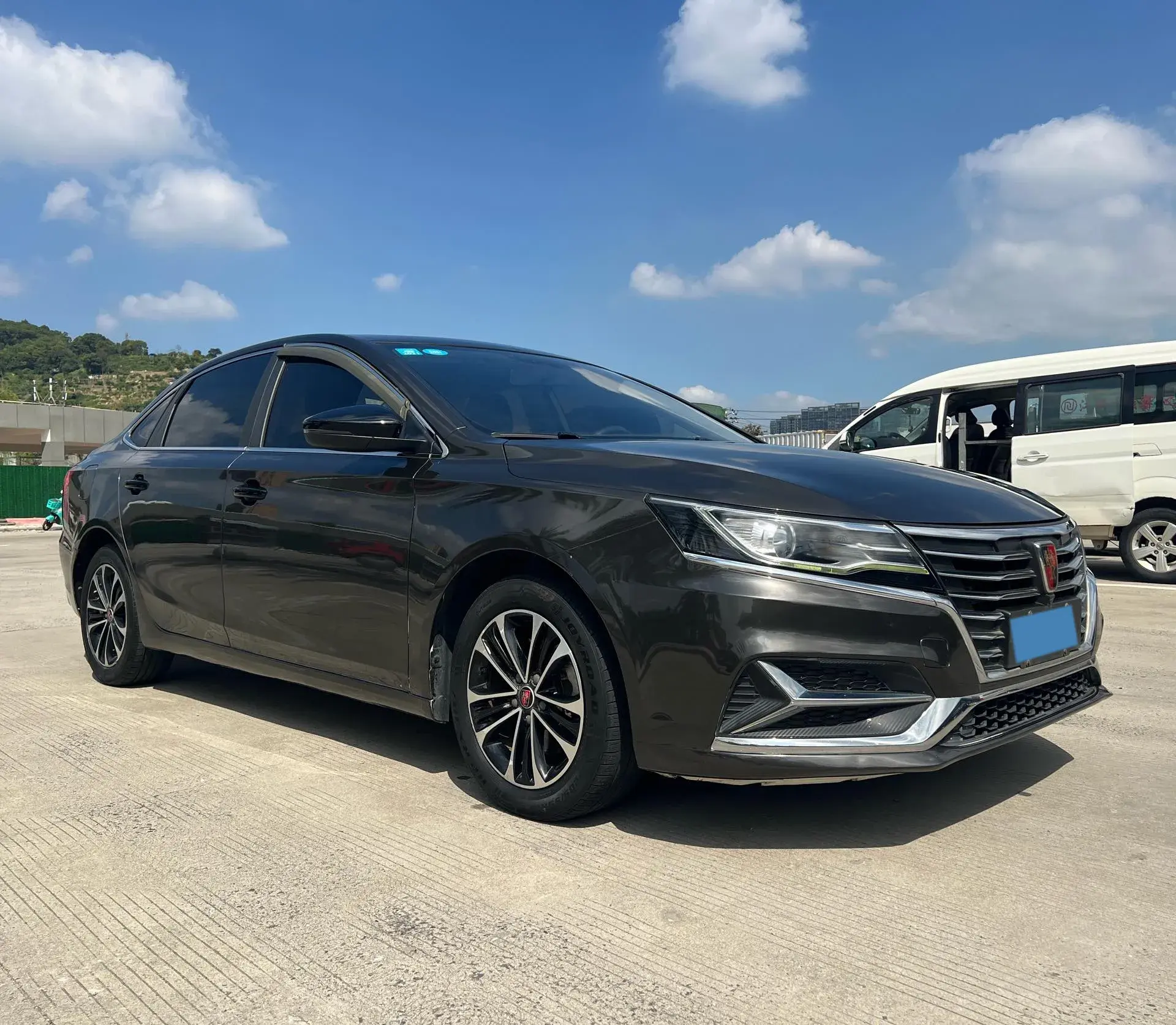 2019 ROEWE I6 thumbnail 3