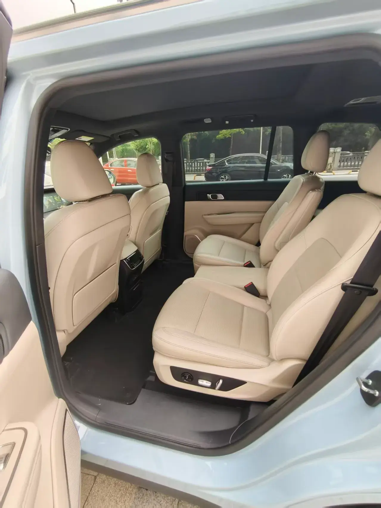 2021 LI ONE thumbnail 3