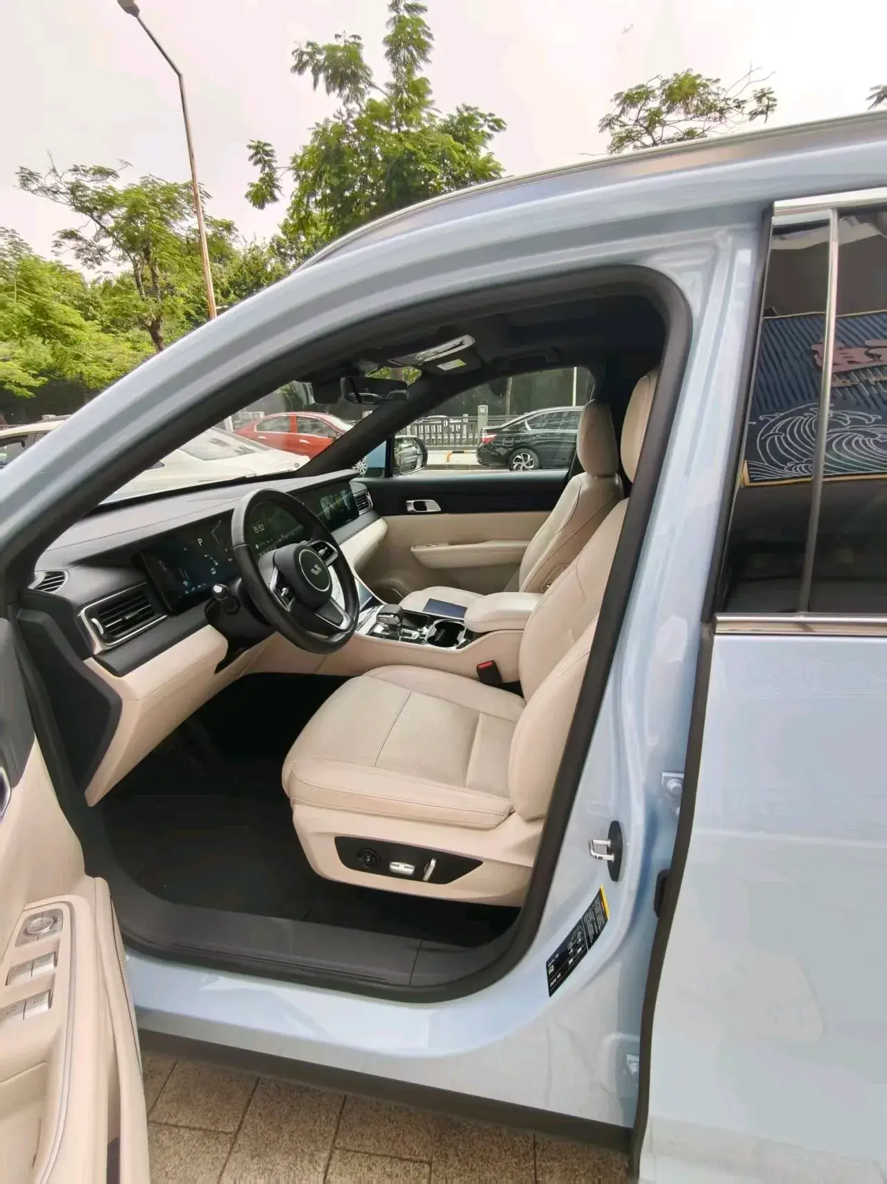 2021 LI ONE thumbnail 2