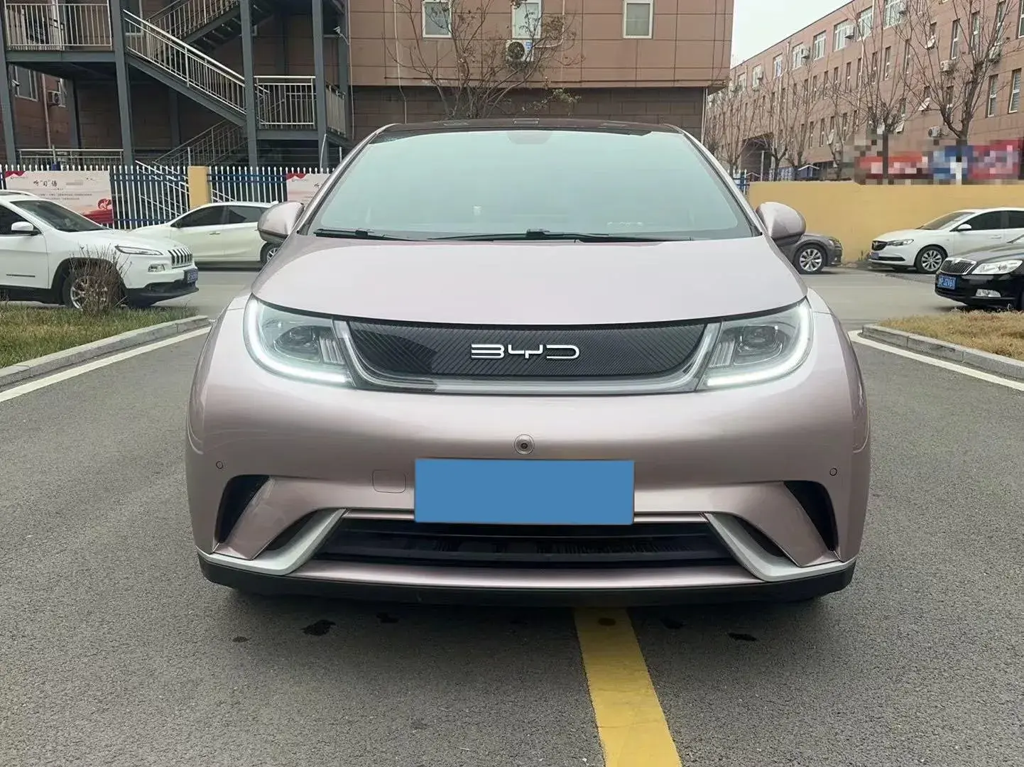 2023 BYD DOLPHIN thumbnail 2