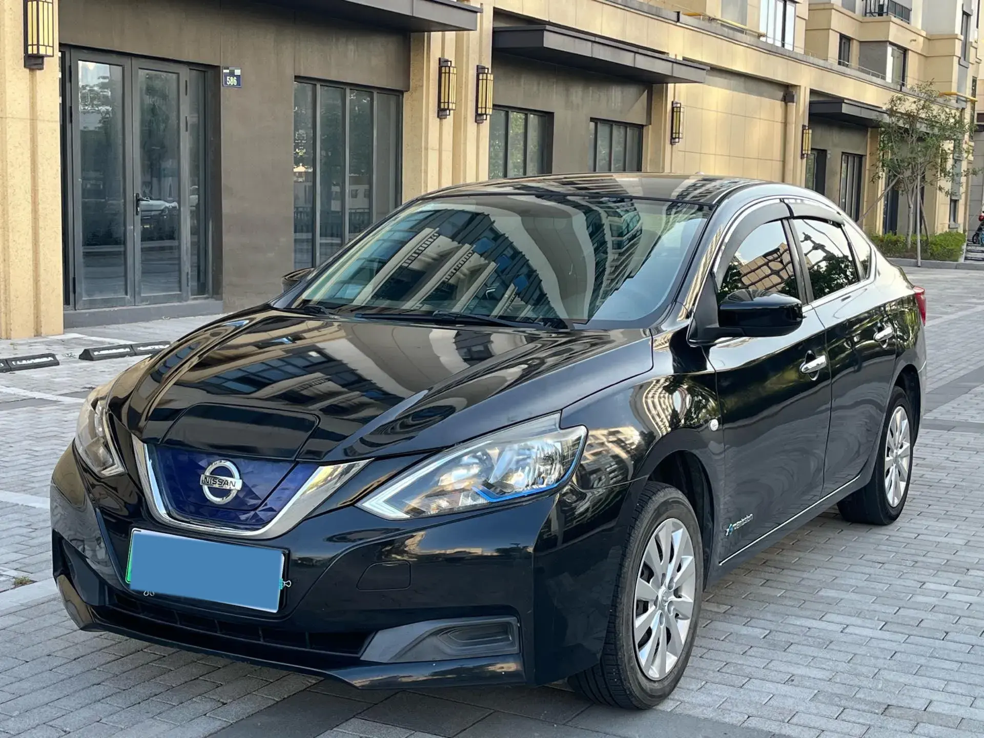 2018 NISSAN SYLPHY view 1