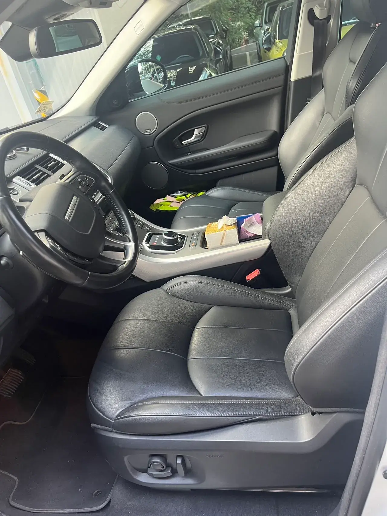 2018 LAND ROVER thumbnail 4