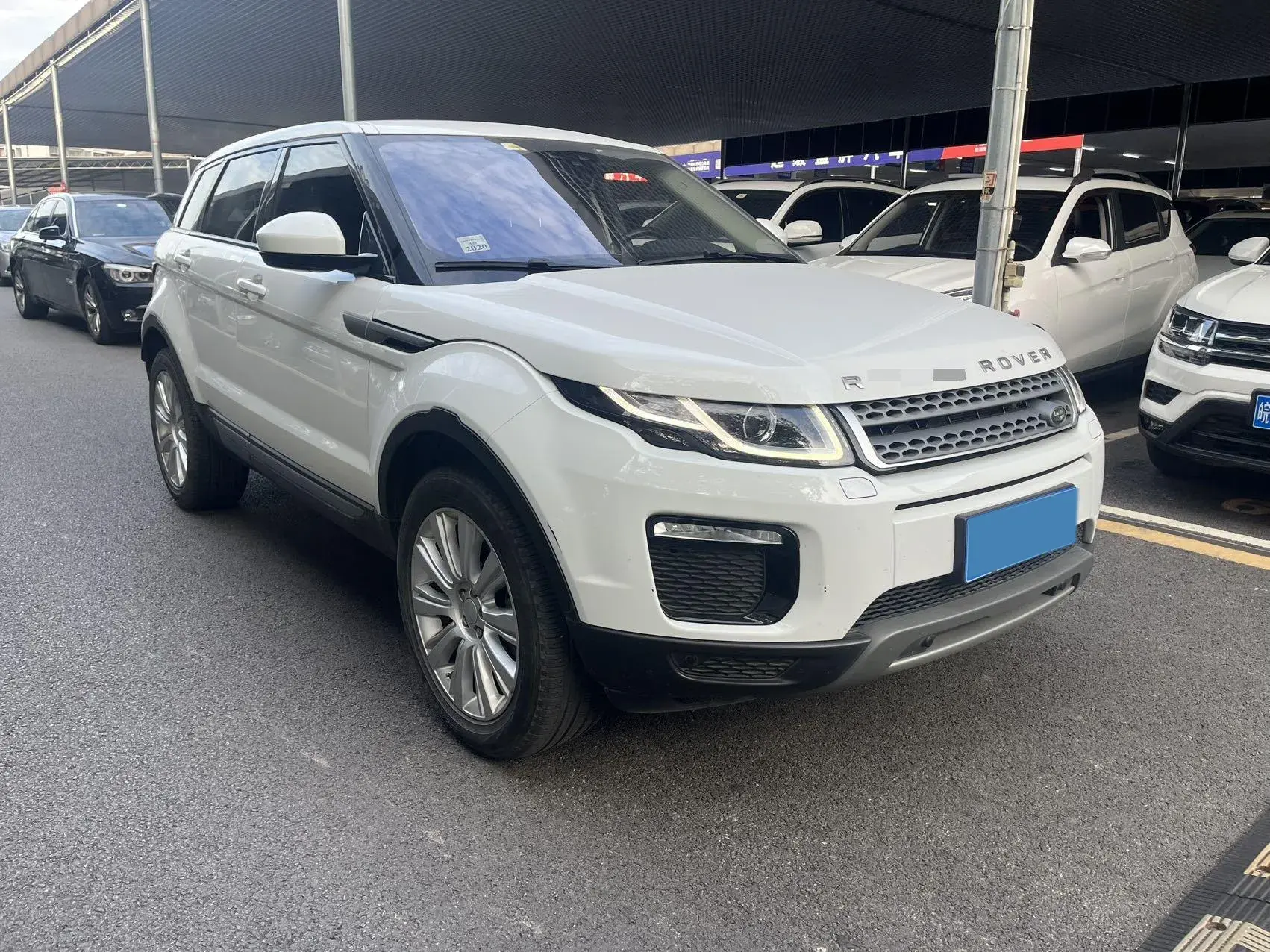 2018 LAND ROVER thumbnail 3