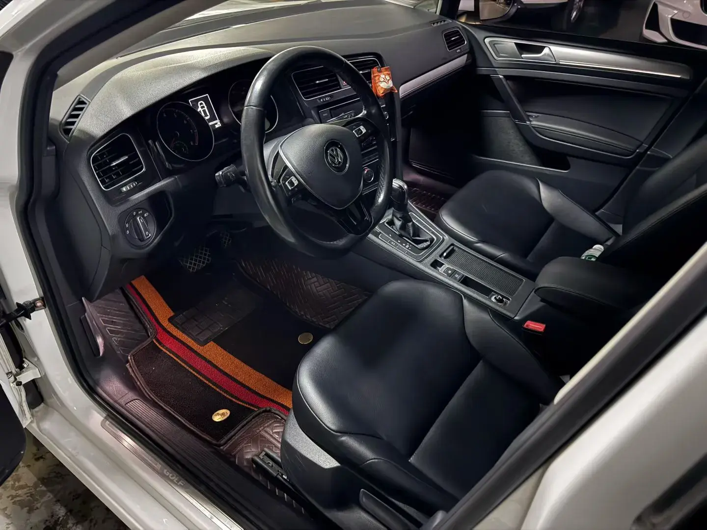 2018 VOLKSWAGEN GOLF thumbnail 3